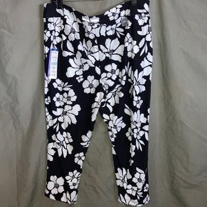 #2414 NWT Women’s Terra & Sky Capris